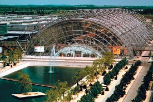The world's largest levitated glass hall in Leipzig Trade Fair
